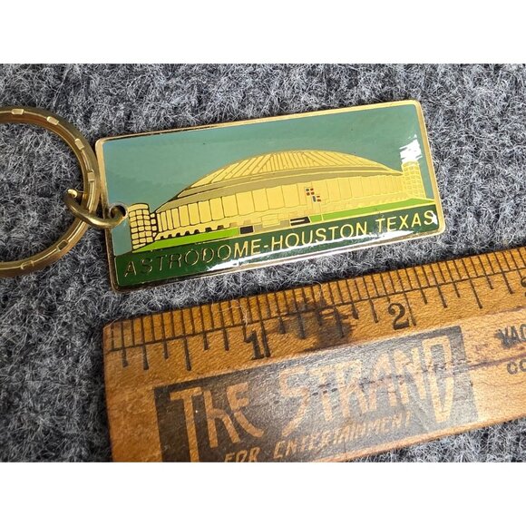 Vintage Astrodome Houston Texas Souvenir Keychain Goldtone Metal 2.25 Inch - Picture 2 of 3